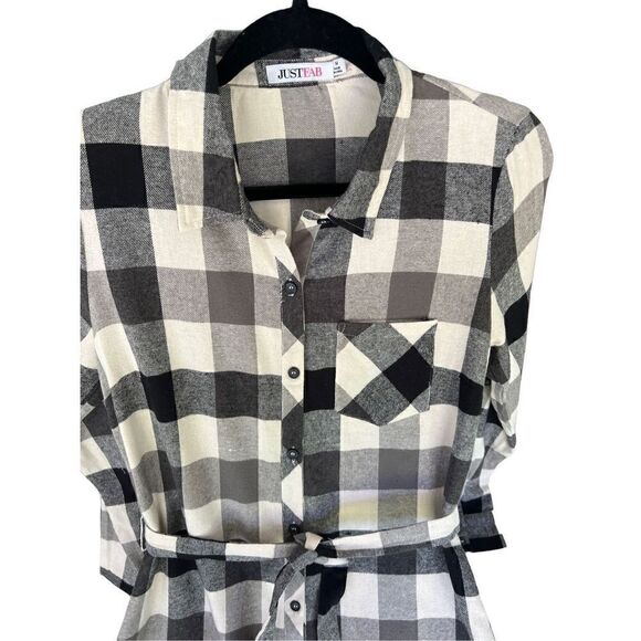Just Fab Women’s Shirt Dress Plaid Black & Cream SZ M Button Down With Belt - Picture 1 of 10
